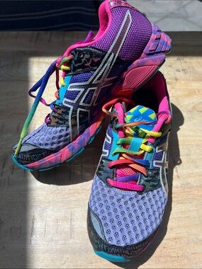 Size 6.5 Asics Gel-Noosa Tri 8 running shoes